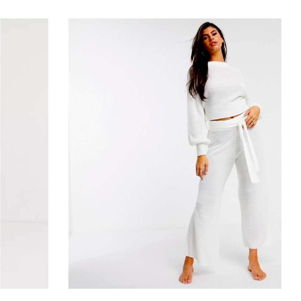 ASOS sold out 2 piece cream sweater set size small.